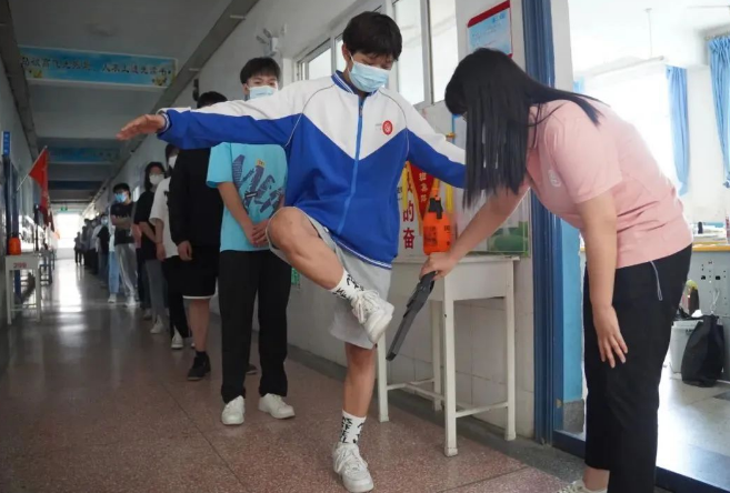 掃一掃,無警報(bào)聲響方可入場(chǎng)