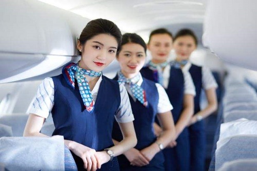 貴州航空學(xué)校的空乘專業(yè)費(fèi)用多少？
