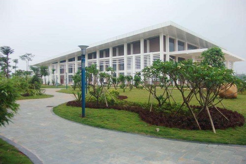 成都市棠湖科學(xué)技術(shù)學(xué)校招生電話(huà)是多少