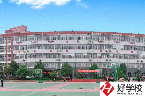 長(zhǎng)沙中部鐵路航空中等職業(yè)學(xué)校怎么樣？專(zhuān)業(yè)有哪些？