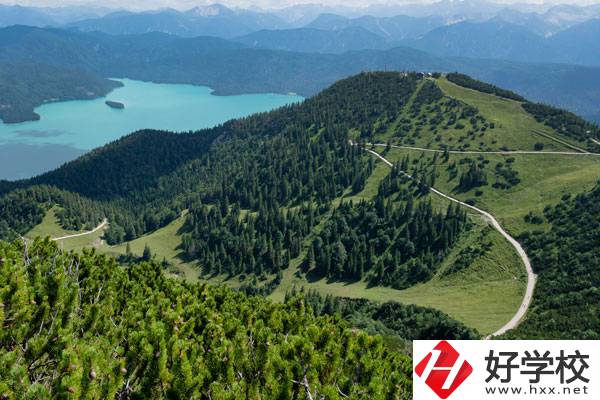 湘潭縣第一職業(yè)中專技術學校有哪些特色專業(yè)？
