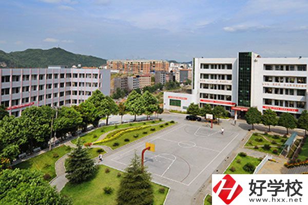 在瀘溪縣第一職業(yè)中學(xué)學(xué)平面設(shè)計(jì)怎么樣？