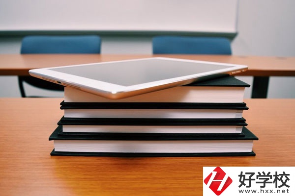 報(bào)考商務(wù)英語專業(yè)，長沙這兩所職校不可不看