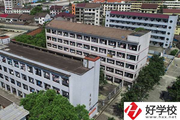 益陽市衛(wèi)生職業(yè)技術(shù)學(xué)校有哪些招生專業(yè)？