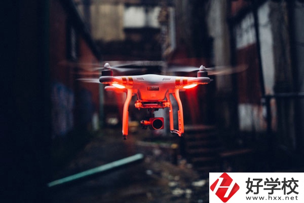 長沙航天學校飛行器制造專業(yè)值得選擇嗎？