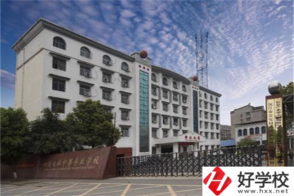 益陽(yáng)有哪些計(jì)算機(jī)職校？專業(yè)就業(yè)前景怎么樣？