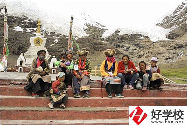 張家界少數(shù)民族加分政策是什么？中專(zhuān)升大專(zhuān)加分嗎？