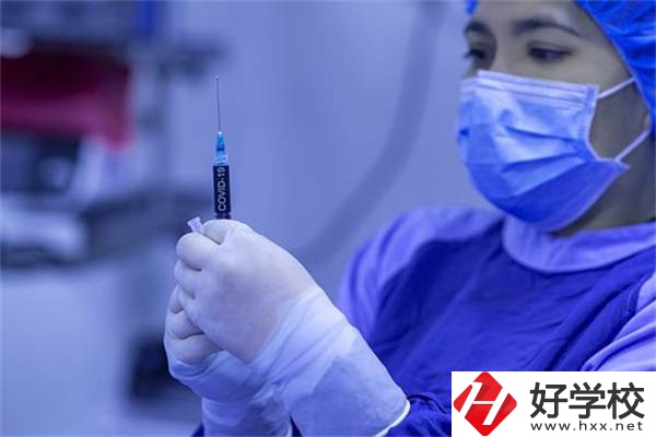湖南衛(wèi)校最熱門(mén)的專(zhuān)業(yè)是哪個(gè)？?jī)?yōu)缺點(diǎn)是什么？
