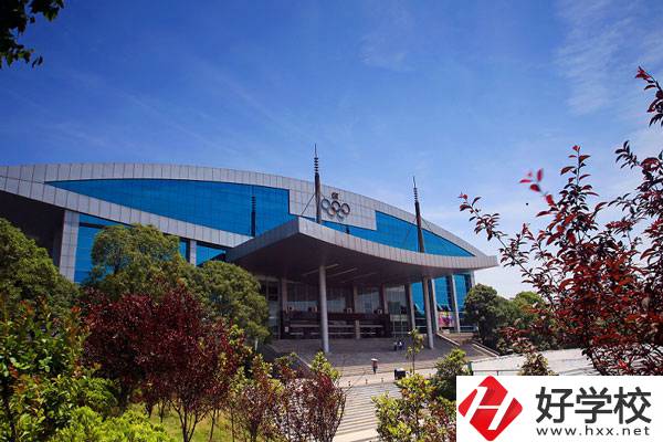 湖南獵鷹技工學(xué)校的辦學(xué)條件怎么樣？