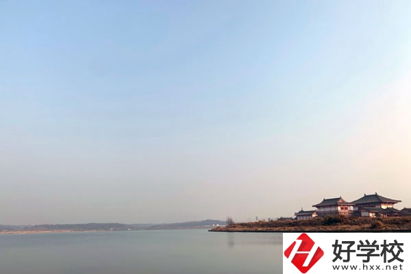 張家界汽修技校實(shí)力如何？學(xué)校生活環(huán)境怎么樣？