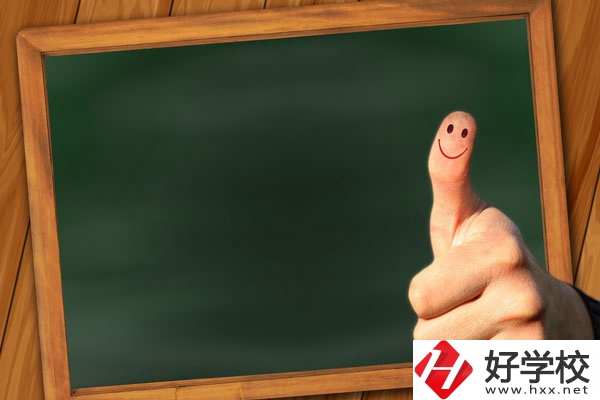 長(zhǎng)沙鐵航職業(yè)中等技術(shù)學(xué)校有哪些專業(yè)？學(xué)費(fèi)貴不貴？