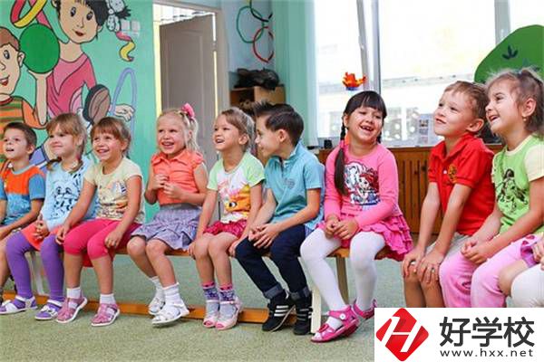 在湖南想當(dāng)老師可以學(xué)哪些專業(yè)？需要考證嗎？