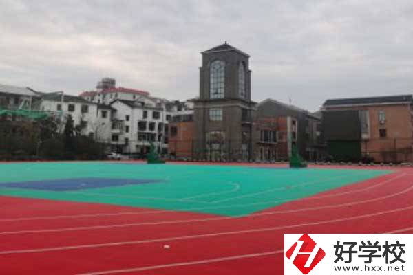 長沙科技工程學校有什么招生專業(yè)？學費貴嗎？