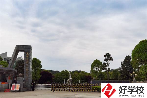 懷化分?jǐn)?shù)低可以讀的公辦中專有哪些？專業(yè)好就業(yè)嗎？