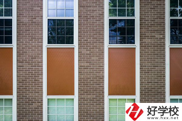 資興市職業(yè)中專環(huán)境好不好？宿舍怎么樣？