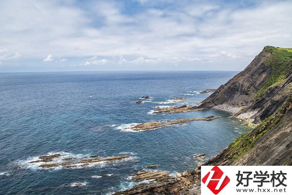 華容縣職業(yè)中專學校有高考班嗎？升學率怎么樣？
