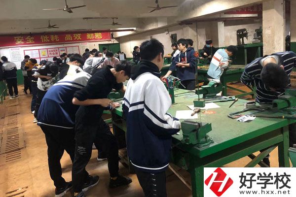 湘潭就業(yè)職校是公辦還是民辦？有什么辦學特點？