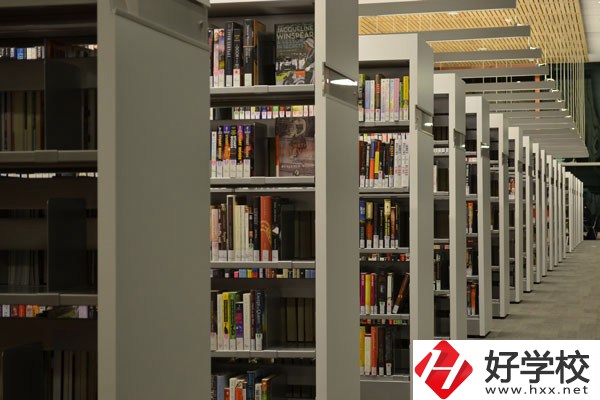 長(zhǎng)沙鐵航職業(yè)中等技術(shù)學(xué)校有哪些專業(yè)？學(xué)費(fèi)貴不貴？