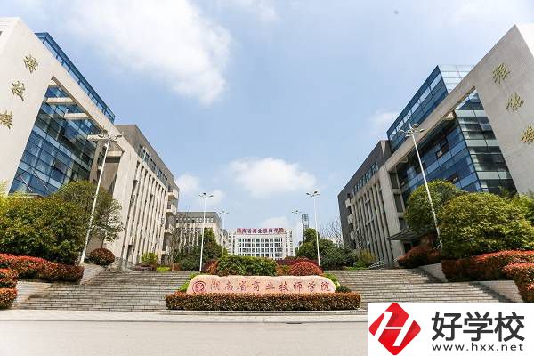 株洲比較好的廚師培訓(xùn)學(xué)校有哪些？烹飪專業(yè)好就業(yè)嗎？