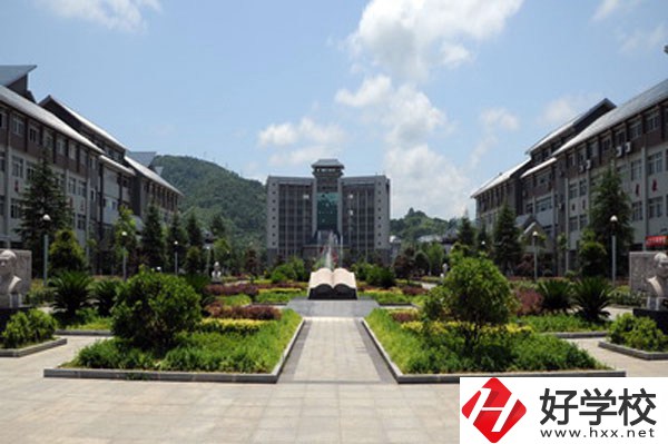 湘西州經(jīng)濟貿(mào)易學(xué)校的熱門招生專業(yè)有哪些？