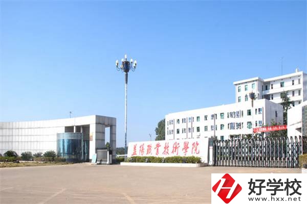 益陽職業(yè)技術(shù)學(xué)院招收初中生嗎？辦學(xué)怎么樣？