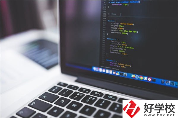 邵陽有哪些學(xué)計(jì)算機(jī)的中職學(xué)校？有什么具體的專業(yè)？