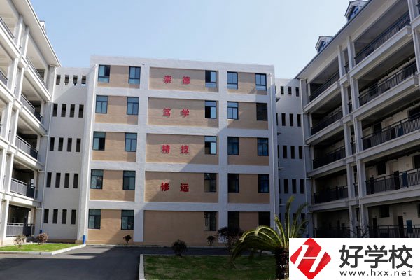 保靖縣中等職業(yè)技術(shù)學(xué)校師資力量如何？學(xué)校怎么樣？