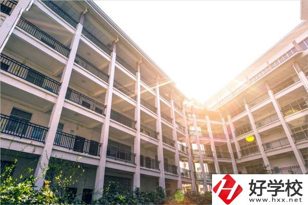 在湘西州有哪些公立技校？