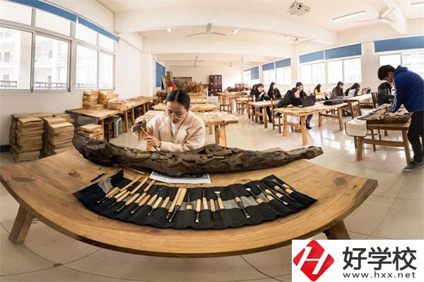 湘西有學(xué)習(xí)中西面點(diǎn)的學(xué)校嗎？專業(yè)好就業(yè)嗎？