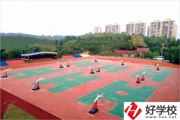 邵陽市機電職業(yè)技術(shù)學校運動場