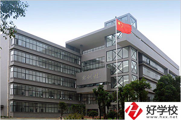 在湘潭，有哪些技校是公辦的？