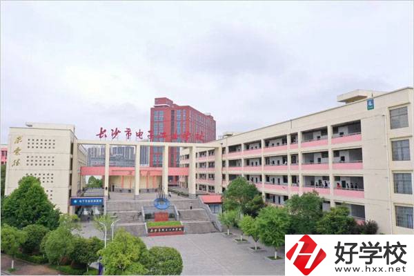 長沙電子工業(yè)學(xué)校的學(xué)生能升學(xué)嗎？學(xué)費要多少？