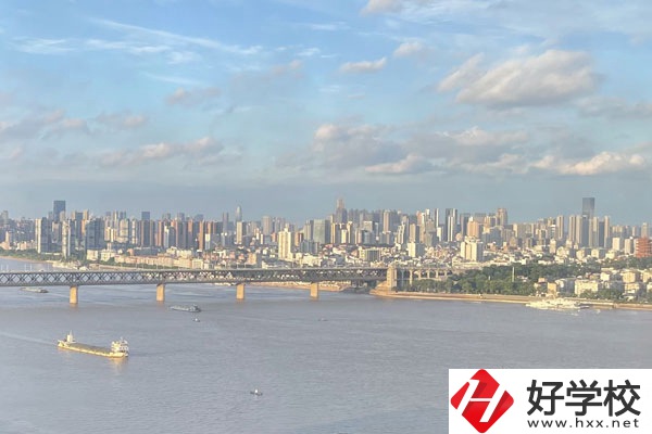 株洲海事職業(yè)學(xué)校的船舶水手與機(jī)工專(zhuān)業(yè)怎么樣？