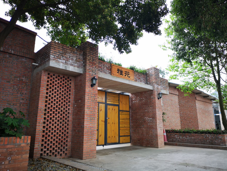 成都經(jīng)濟技術(shù)開發(fā)區(qū)職業(yè)技術(shù)學校開設(shè)了什么專業(yè)？