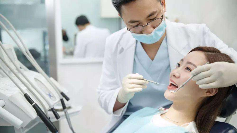 口腔修復工藝專業(yè)與口腔醫(yī)學技術專業(yè)是一樣的嗎？