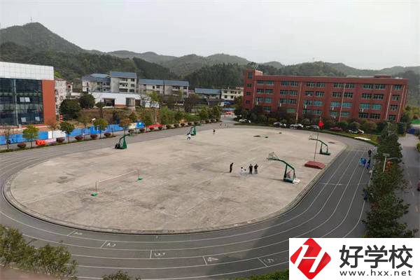 懷化洪江市有哪些中專學(xué)校？有什么辦學(xué)特色？