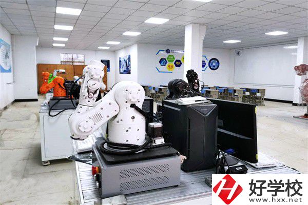 長(zhǎng)沙民辦重點(diǎn)中專(zhuān)有哪些？收費(fèi)如何？