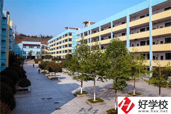 長沙財(cái)經(jīng)學(xué)校怎么樣？學(xué)費(fèi)貴不貴？