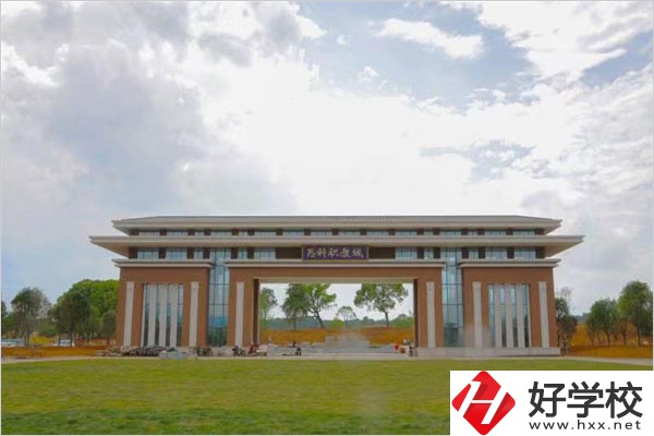 怎么去郴州思科中等職業(yè)學校？交通方便嗎？