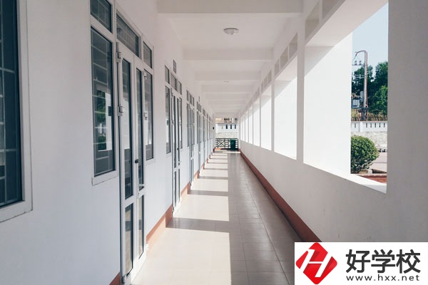 婁底職業(yè)技術(shù)學(xué)院好不好？就業(yè)前景如何？.jpg
