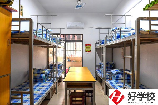 長沙財經(jīng)學校有哪些辦學特色？有什么政策補貼？