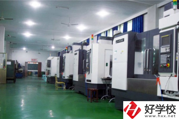 湖南兵器工業(yè)高級技工學(xué)校入學(xué)要注意什么？學(xué)費多少？