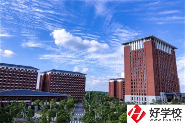 長沙音樂表演專業(yè)比較好的中職有哪些？學(xué)費貴嗎？