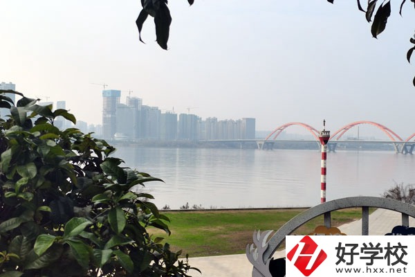 武岡市藍(lán)深職業(yè)技術(shù)學(xué)校怎么樣？就業(yè)前景如何？