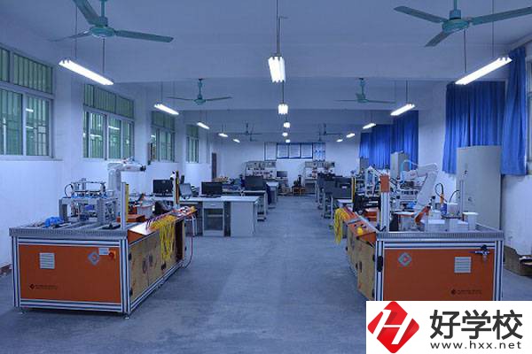 郴州工業(yè)交通學校開設了哪些特色專業(yè)？