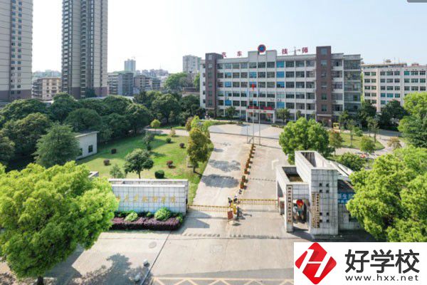 湖南省汽車技師學(xué)院辦學(xué)規(guī)模如何？設(shè)有哪些專業(yè)？