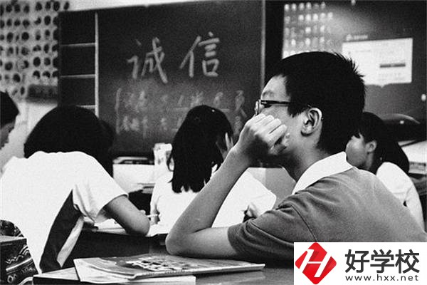 在湖南讀高中和讀職高有什么不同？職高生有什么優(yōu)勢？