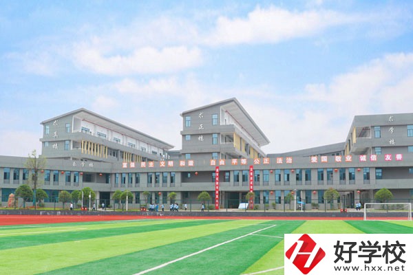 株洲市幼兒師范學校師資力量和教學設(shè)施如何？
