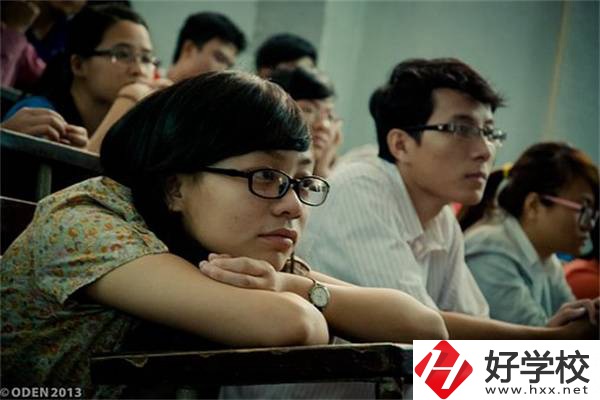 湖南初中畢業(yè)成績非常差選什么學(xué)校好？還有前途嗎？