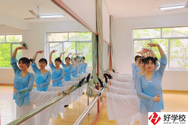 邵陽(yáng)市哈博職業(yè)中專(zhuān)的幼兒保育專(zhuān)業(yè)怎么樣？